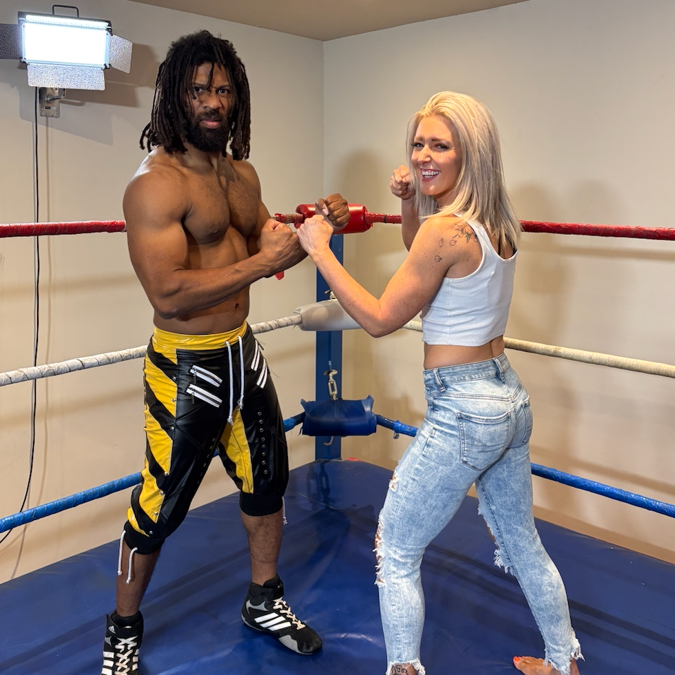 Maledom Wrestling: Jag Cunt Busts Lily!