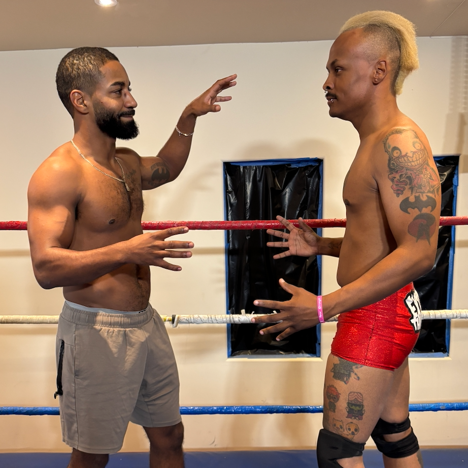 Men's Wrestling - Kiss My Ass Match: Romeo v Sparkles