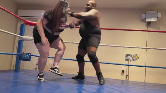 Mixed Wrestling: Big Bear Crushes Curvy Kara's Ankles!